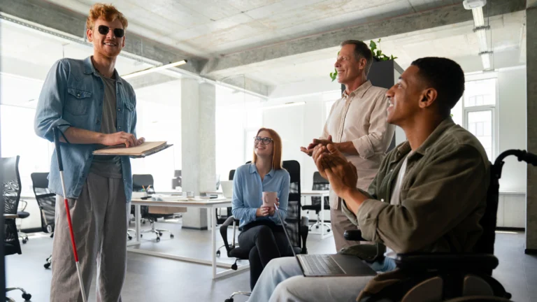 Comunicação inclusiva nas empresas: o que é, por que importa e como começar